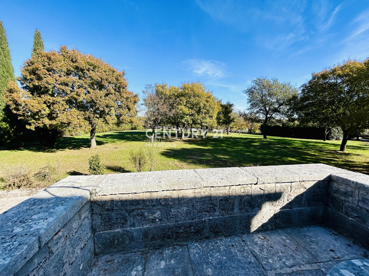 ROVINJ, OKOLICA, EKSKLUZIVNA ISTARSKA POSTAJA