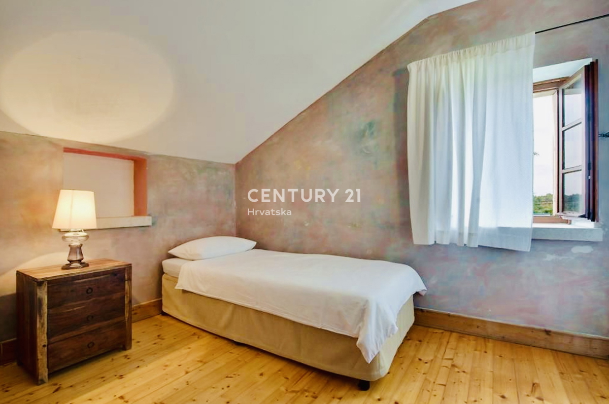 ROVINJ, OKOLICA, EKSKLUZIVNA ISTARSKA POSTAJA