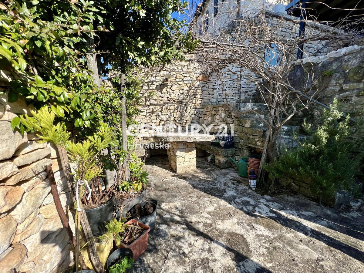 Prodaja, hiša, samostojna, Istarska županija, Buje, Kaštel