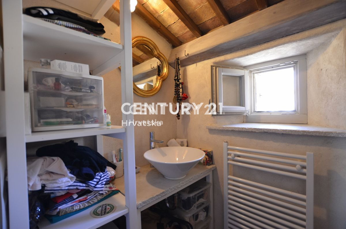 Prodaja, hiša, samostojna, Istarska županija, Buje, Kaštel