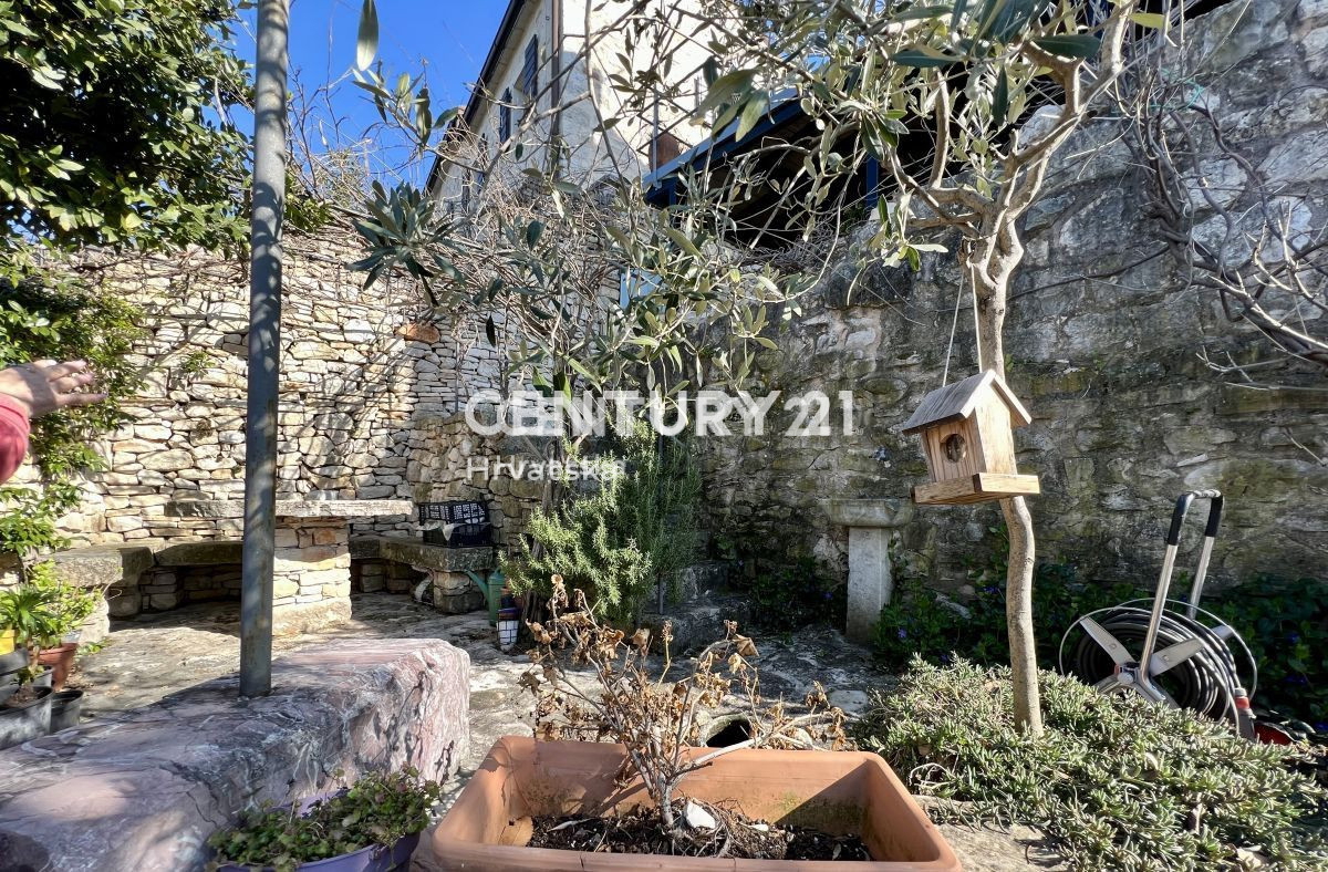Prodaja, hiša, samostojna, Istarska županija, Buje, Kaštel
