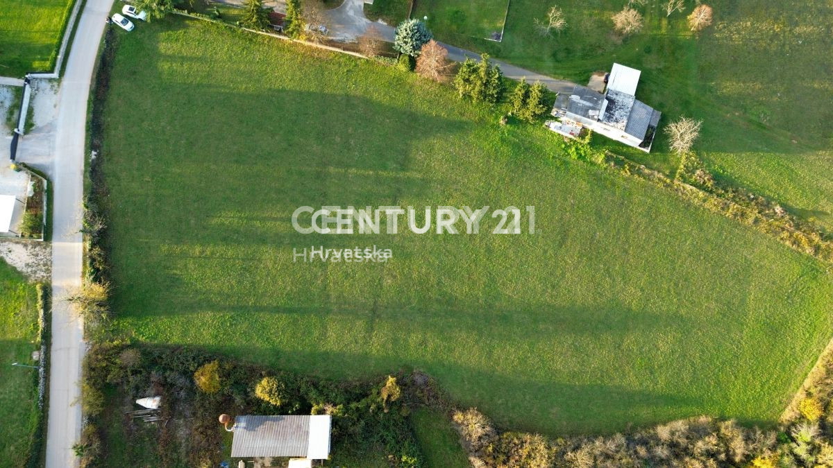 POREČ, TINJAN, 8 GRADBENIH PARCEL ZA DRUŽINSKE HIŠE ALI POČITNIŠKE HIŠE