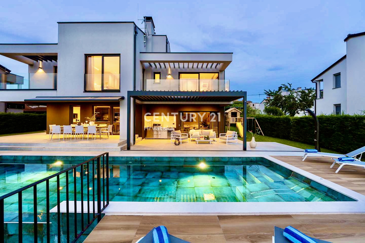 POREČ, OKOLICA, POPOLNA DIZAJNERSKA VILA