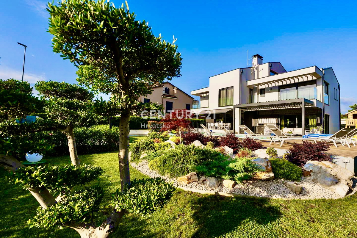 POREČ, OKOLICA, POPOLNA DIZAJNERSKA VILA