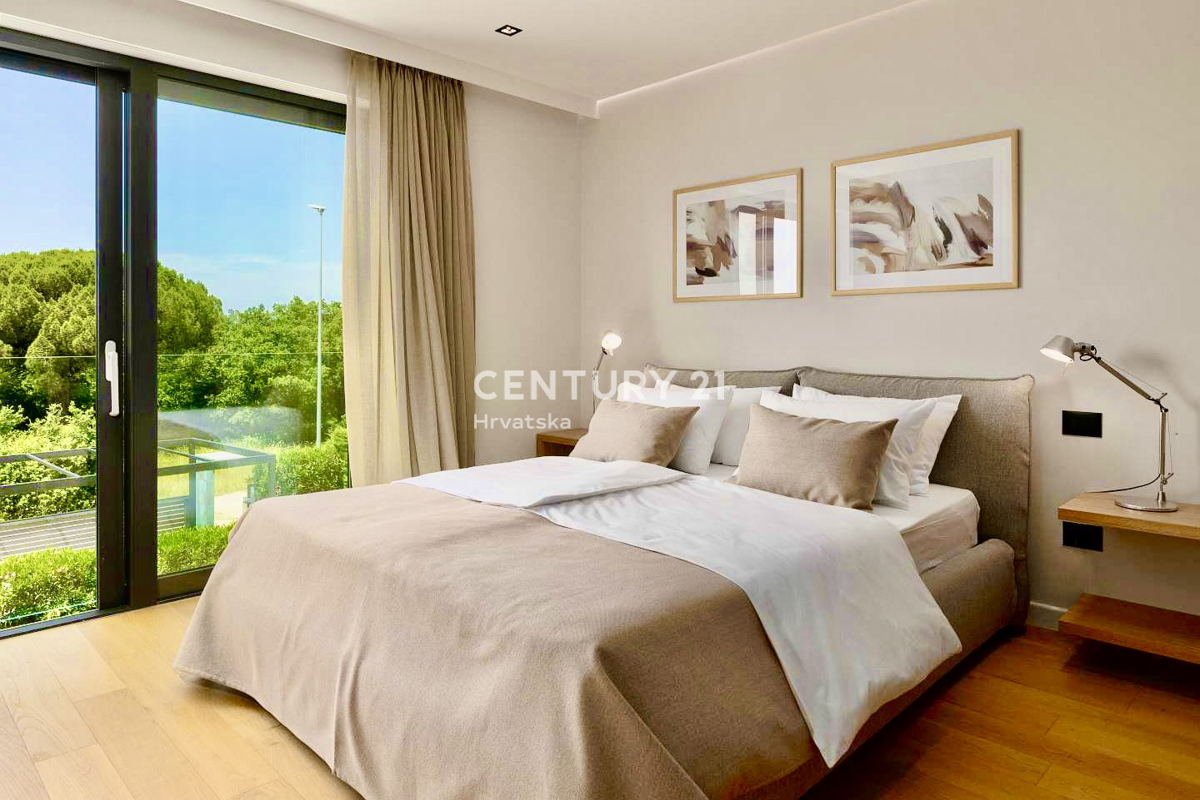 POREČ, OKOLICA, POPOLNA DIZAJNERSKA VILA