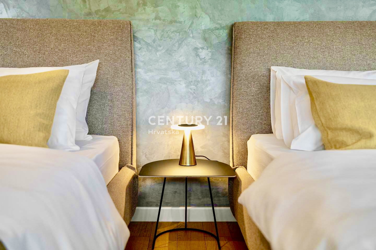 POREČ, OKOLICA, POPOLNA DIZAJNERSKA VILA