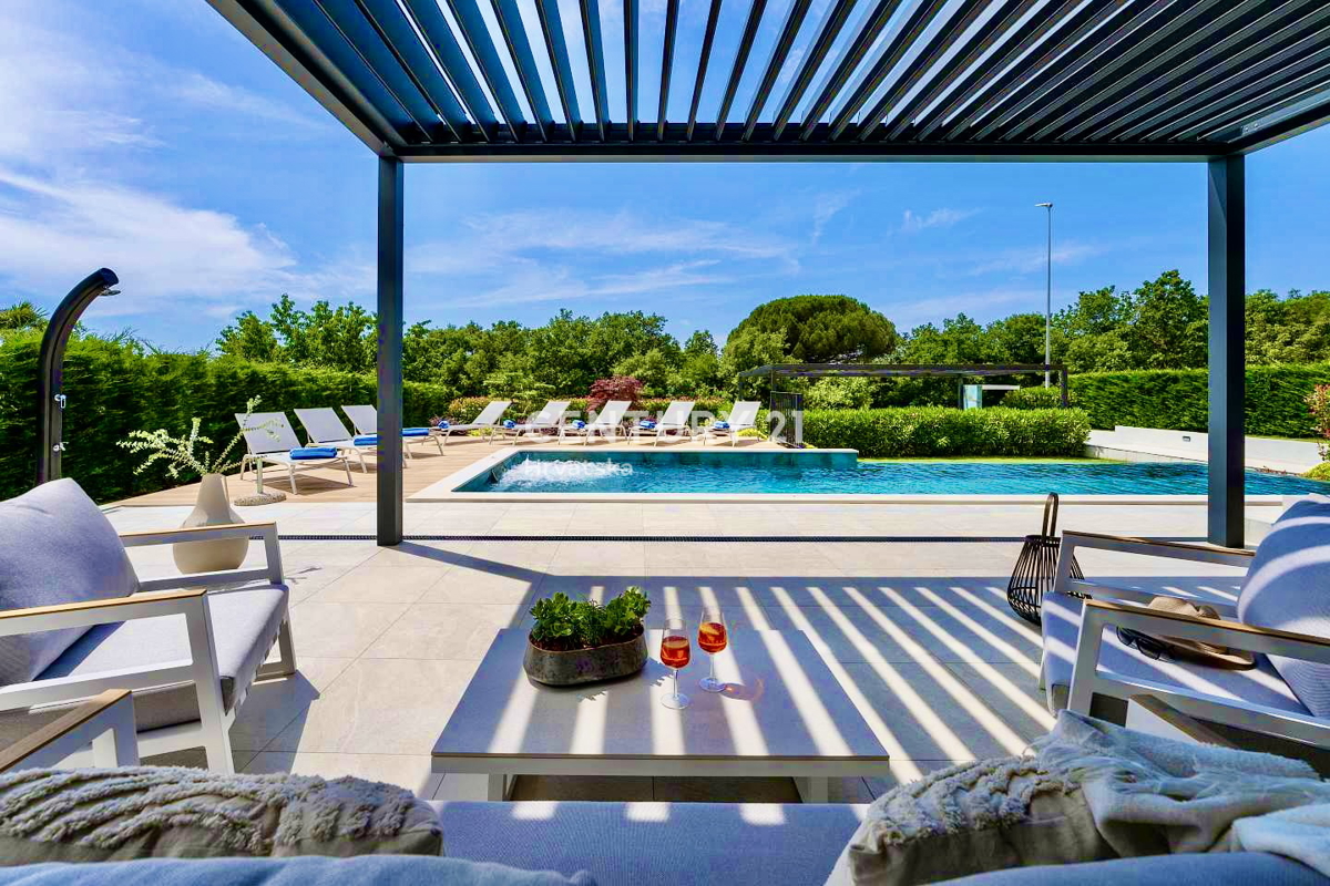 POREČ, OKOLICA, POPOLNA DIZAJNERSKA VILA