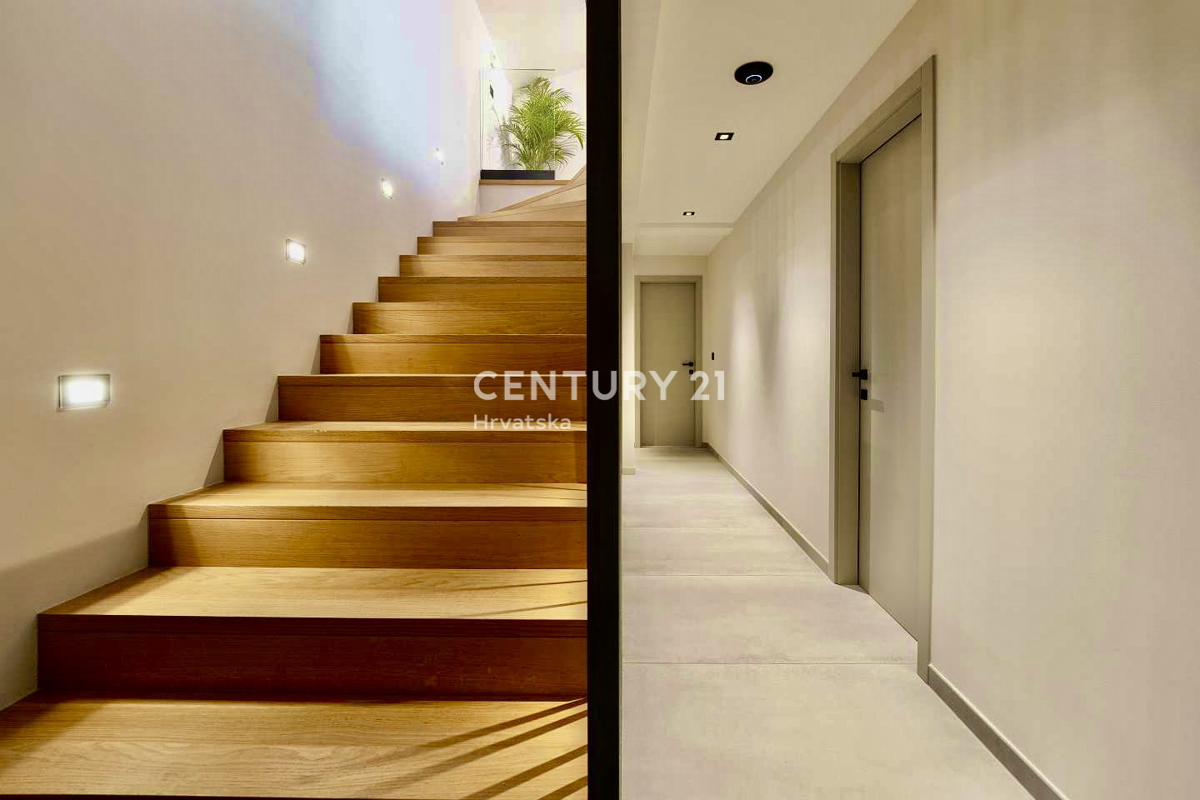 POREČ, OKOLICA, POPOLNA DIZAJNERSKA VILA