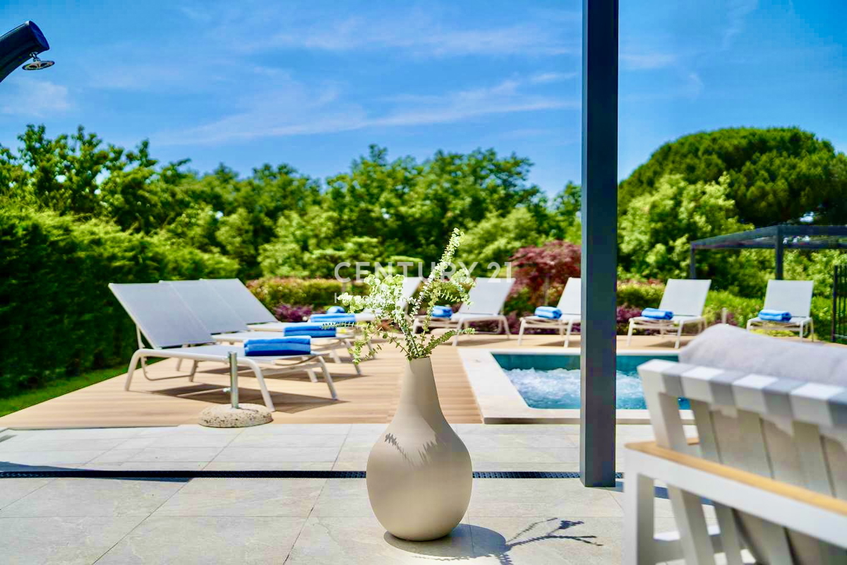 POREČ, OKOLICA, POPOLNA DIZAJNERSKA VILA