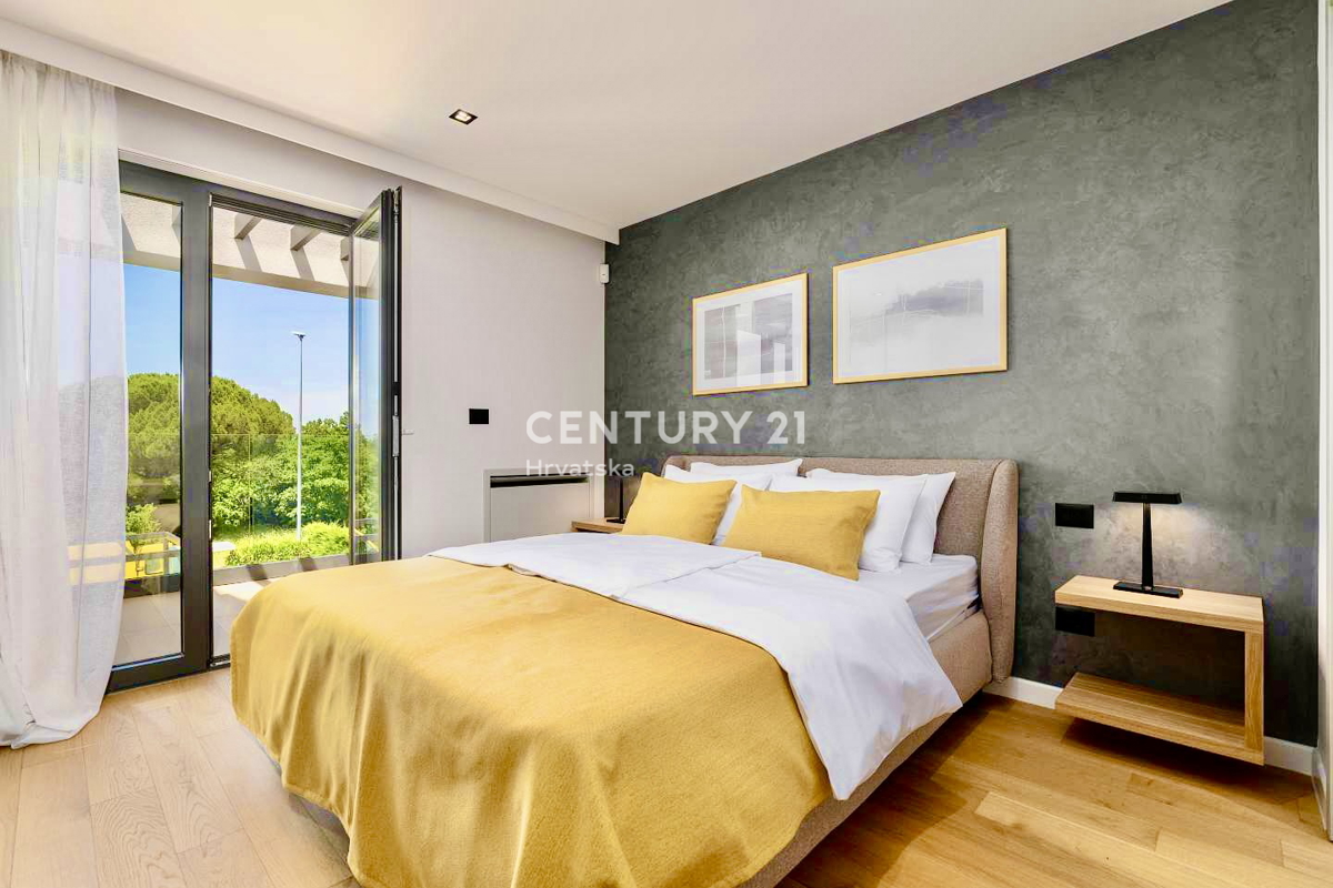 POREČ, OKOLICA, POPOLNA DIZAJNERSKA VILA