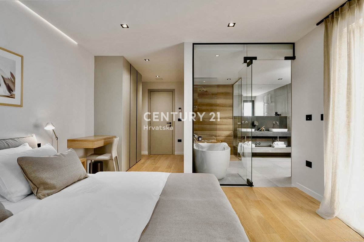 POREČ, OKOLICA, POPOLNA DIZAJNERSKA VILA