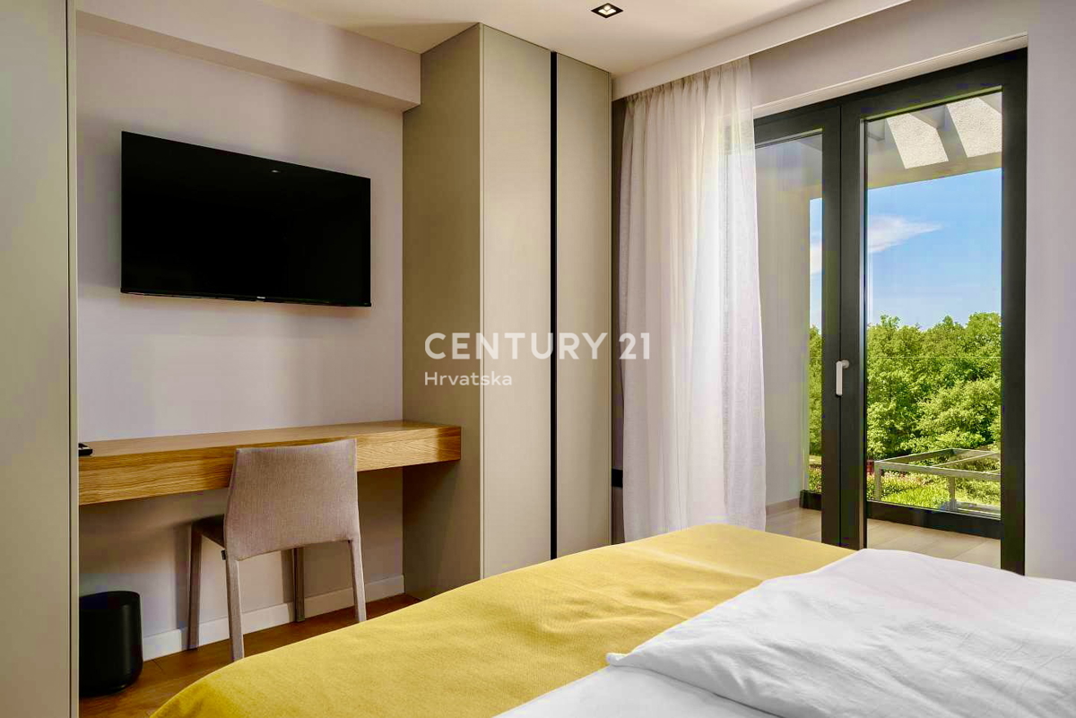 POREČ, OKOLICA, POPOLNA DIZAJNERSKA VILA