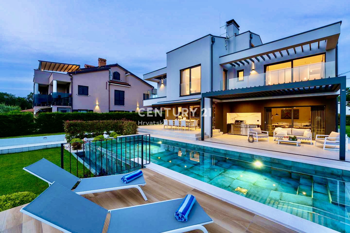 POREČ, OKOLICA, POPOLNA DIZAJNERSKA VILA