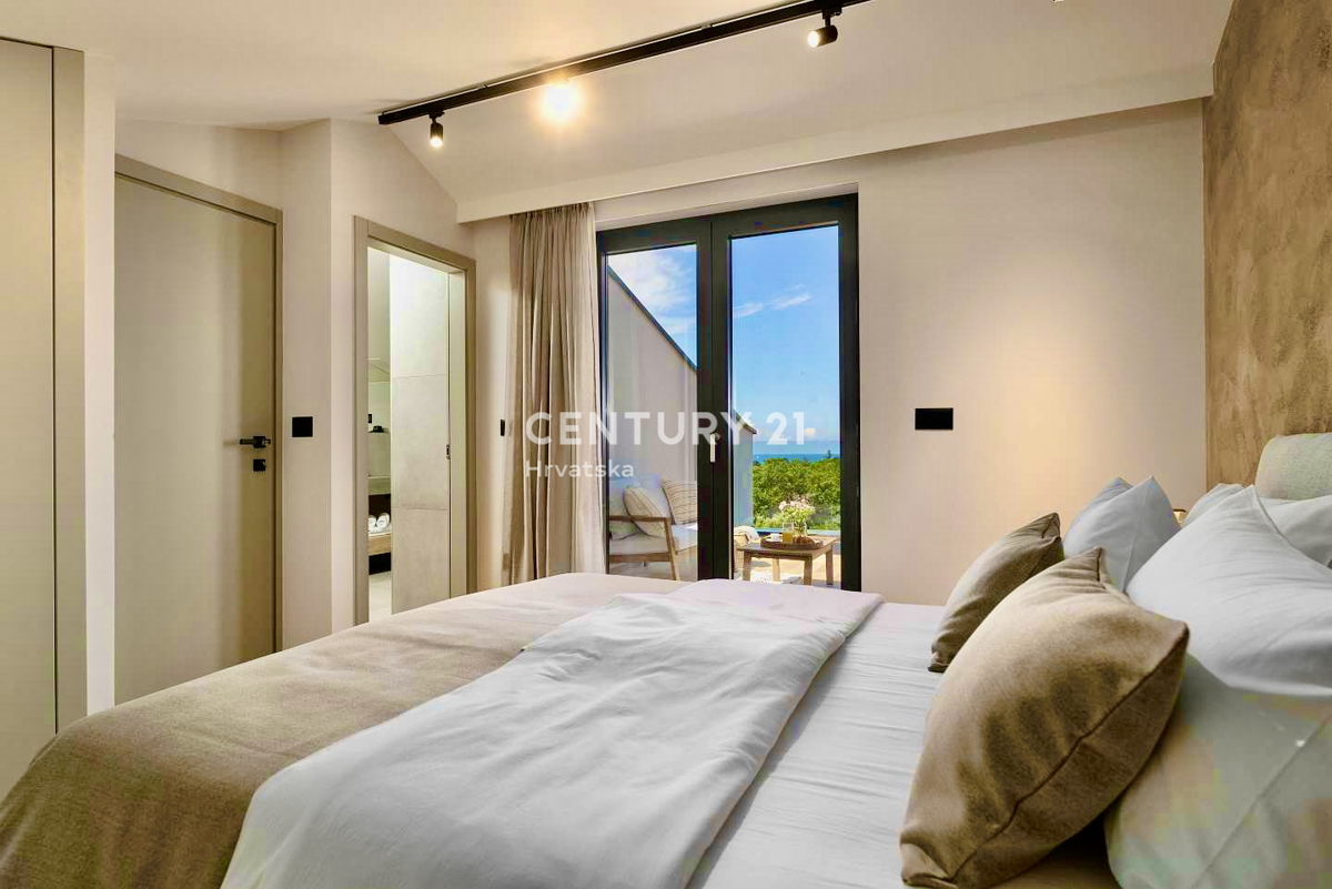 POREČ, OKOLICA, POPOLNA DIZAJNERSKA VILA