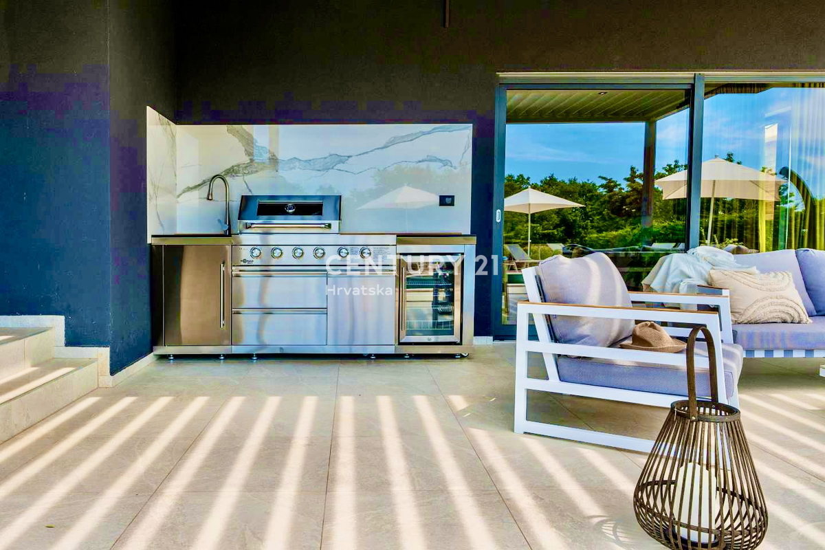 POREČ, OKOLICA, POPOLNA DIZAJNERSKA VILA