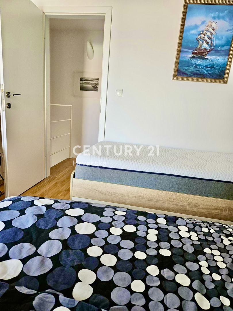 DAJLA, KARIGADOR/DAJLA, ODLIČNO STANOVANJE LE 100 METROV OD PLAŽE