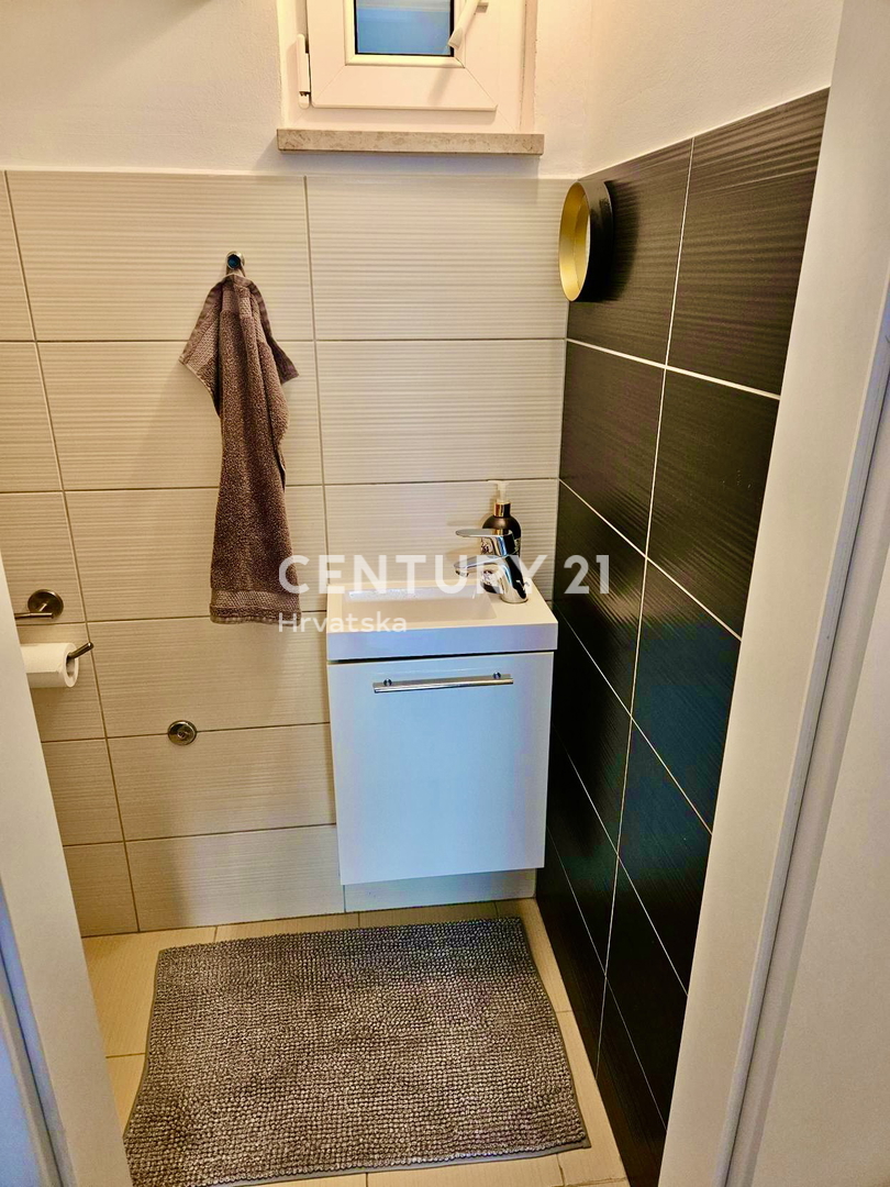 DAJLA, KARIGADOR/DAJLA, ODLIČNO STANOVANJE LE 100 METROV OD PLAŽE