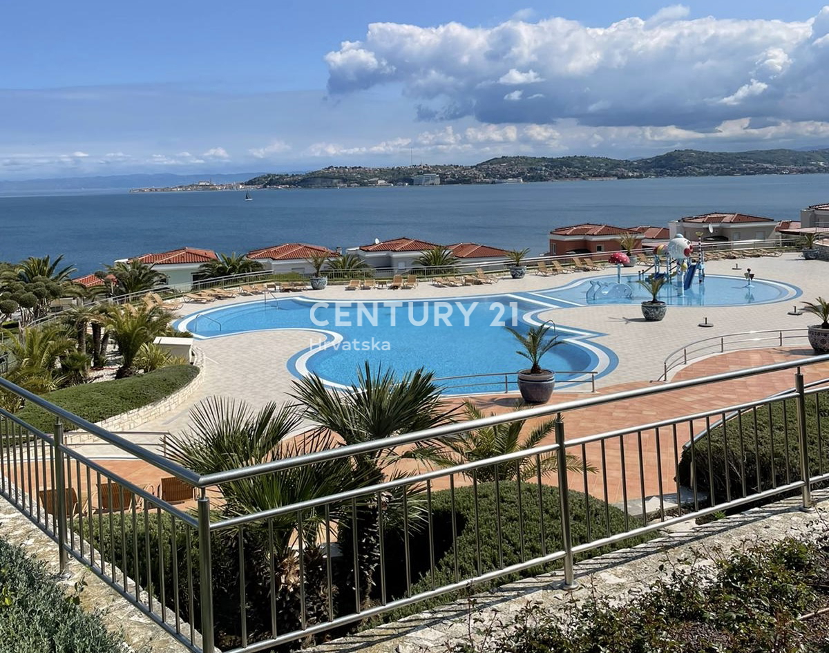SAVUDRIJA, CRVENI VRH, ODLIČNO STANOVANJE Z ODPRTIM POGLEDOM NA MORJE