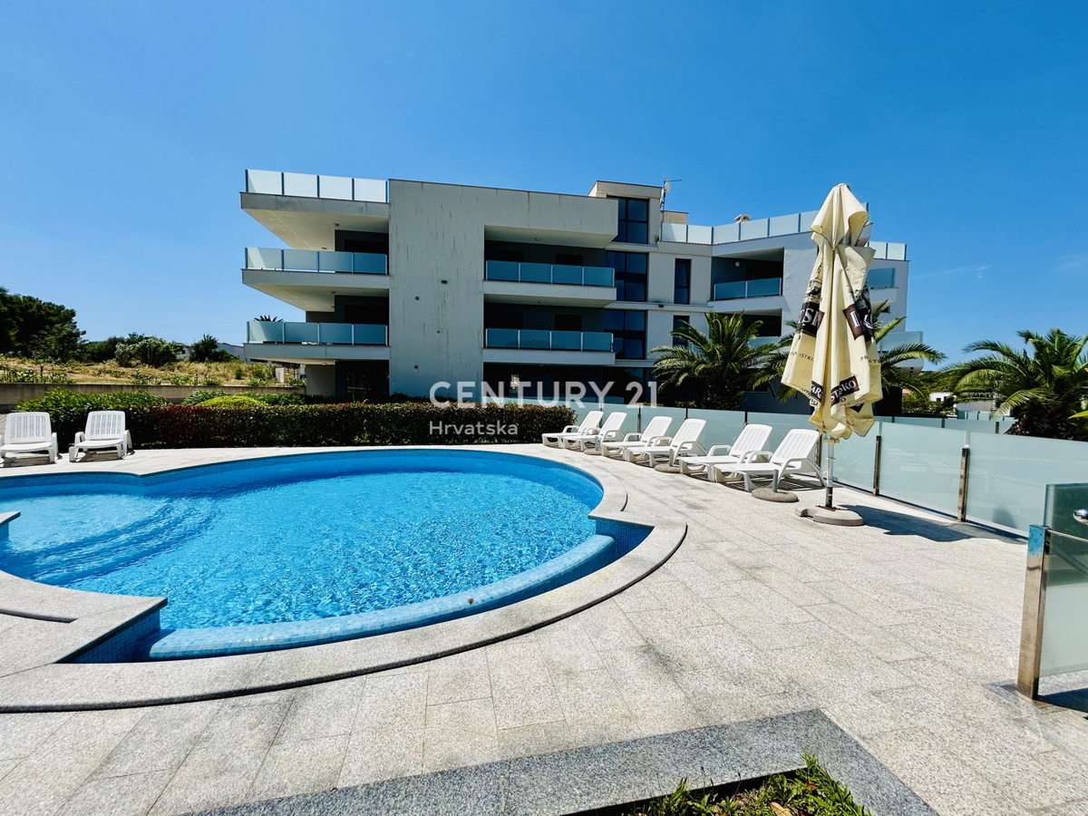 MEDULIN, VOLME, EKSKLUZIVA AGENCIJE, STAN LE 200 METROV OD MORJA IN PLAŽE