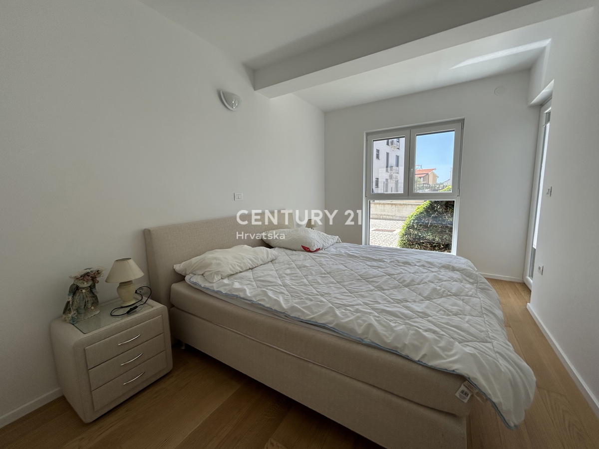 MEDULIN, VOLME, EKSKLUZIVA AGENCIJE, STAN LE 200 METROV OD MORJA IN PLAŽE