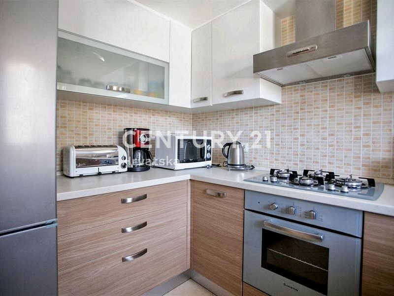 POREČ, PRODAJA SAMOSTOJNA HIŠA S BAZENOM IN ČUDOVITIM POGLEDOM NA MORJE