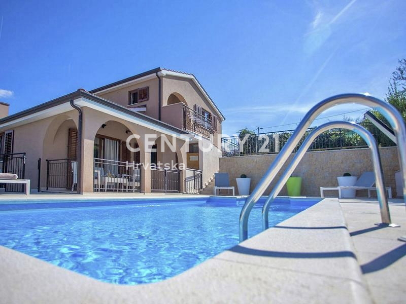 POREČ, PRODAJA SAMOSTOJNA HIŠA S BAZENOM IN ČUDOVITIM POGLEDOM NA MORJE