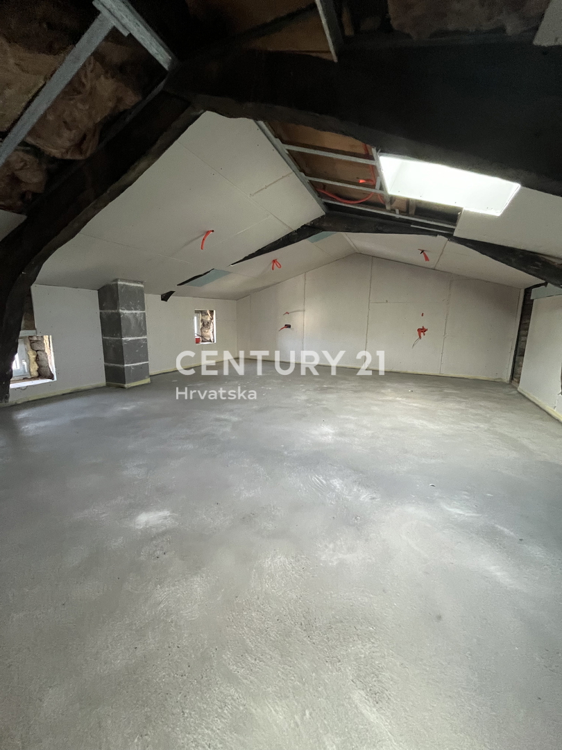 POREČ, VIŠNJAN, RENOVIRANA VRSTNA HIŠA