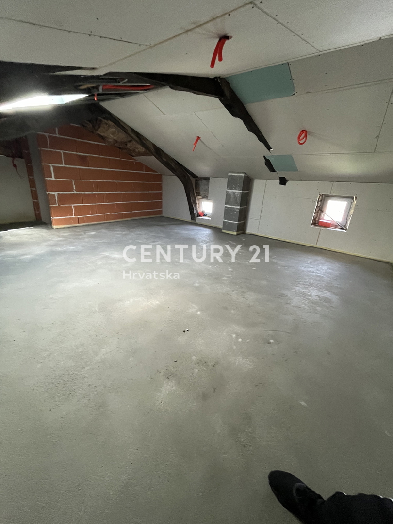 POREČ, VIŠNJAN, RENOVIRANA VRSTNA HIŠA