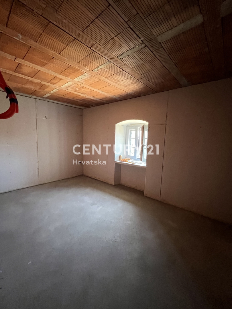 POREČ, VIŠNJAN, RENOVIRANA VRSTNA HIŠA