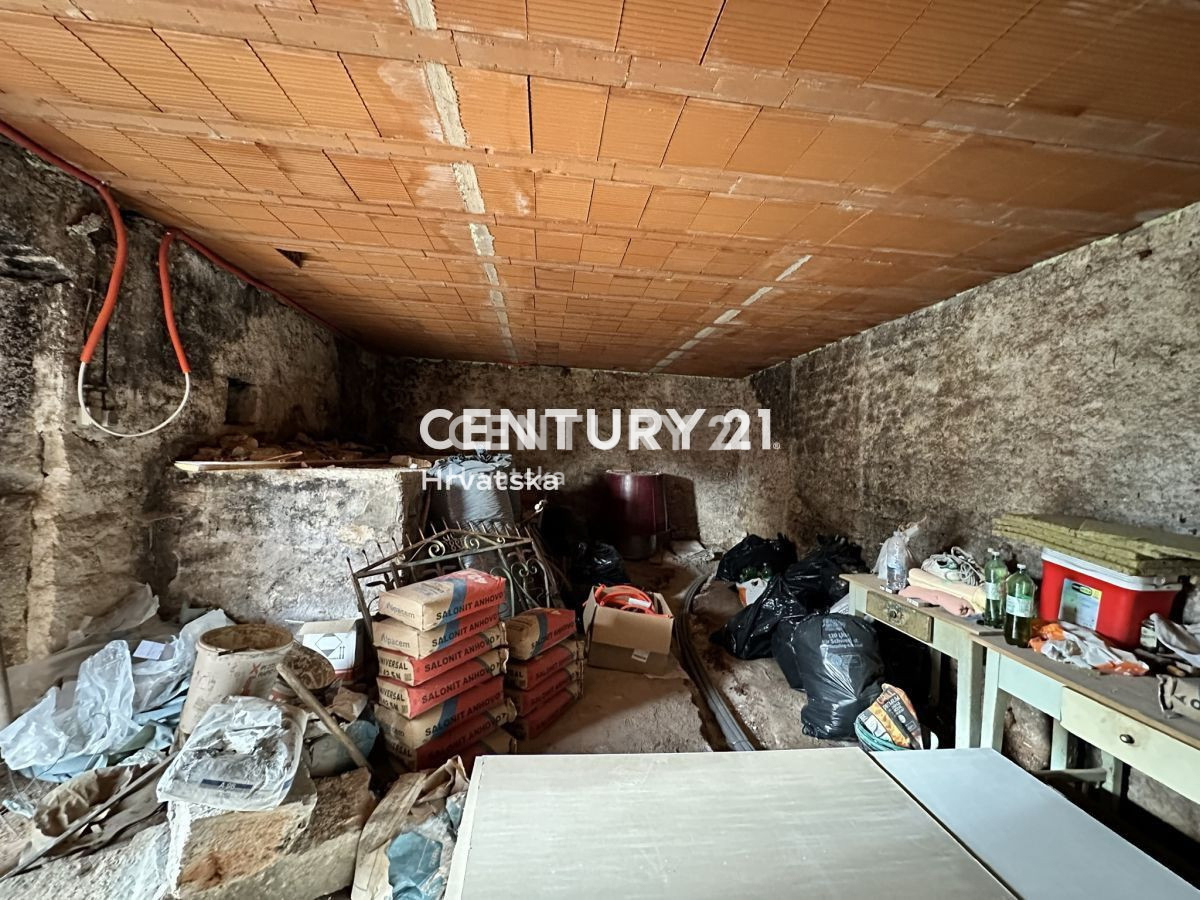 POREČ, VIŠNJAN, RENOVIRANA VRSTNA HIŠA