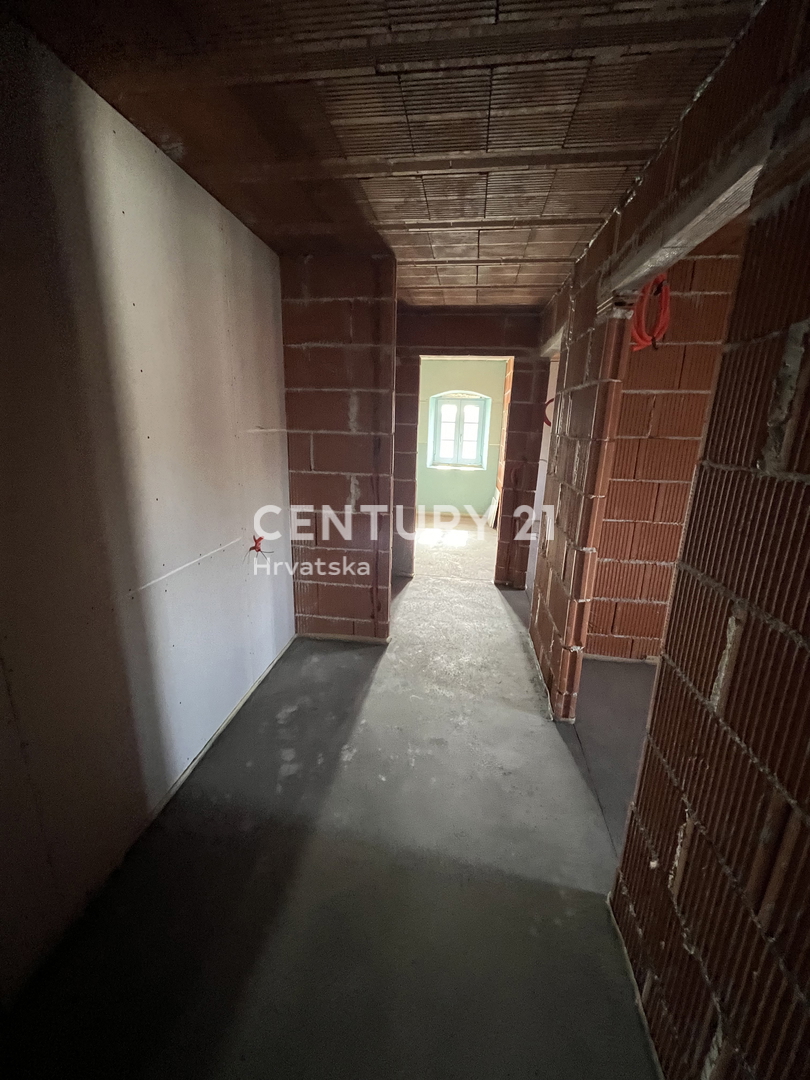 POREČ, VIŠNJAN, RENOVIRANA VRSTNA HIŠA