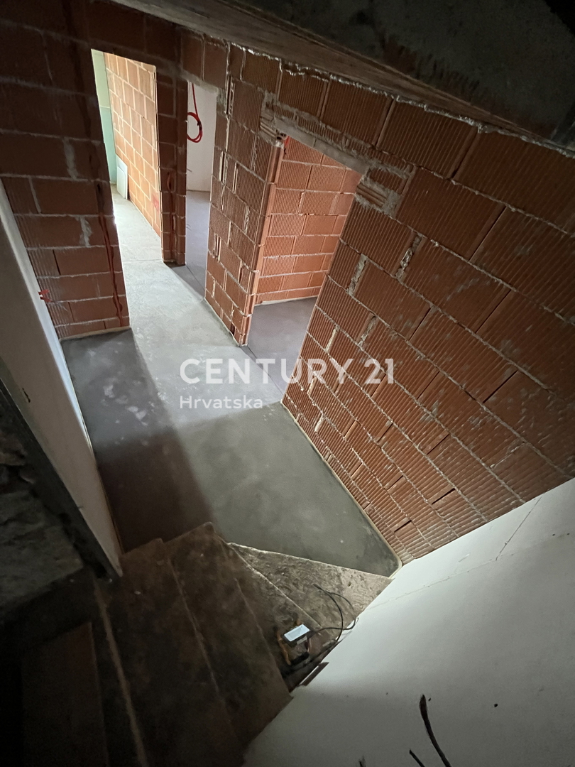 POREČ, VIŠNJAN, RENOVIRANA VRSTNA HIŠA