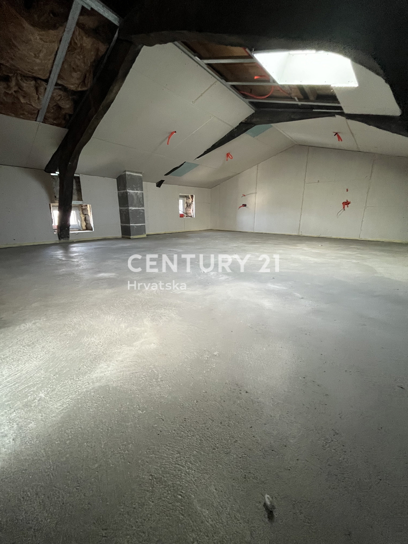 POREČ, VIŠNJAN, RENOVIRANA VRSTNA HIŠA