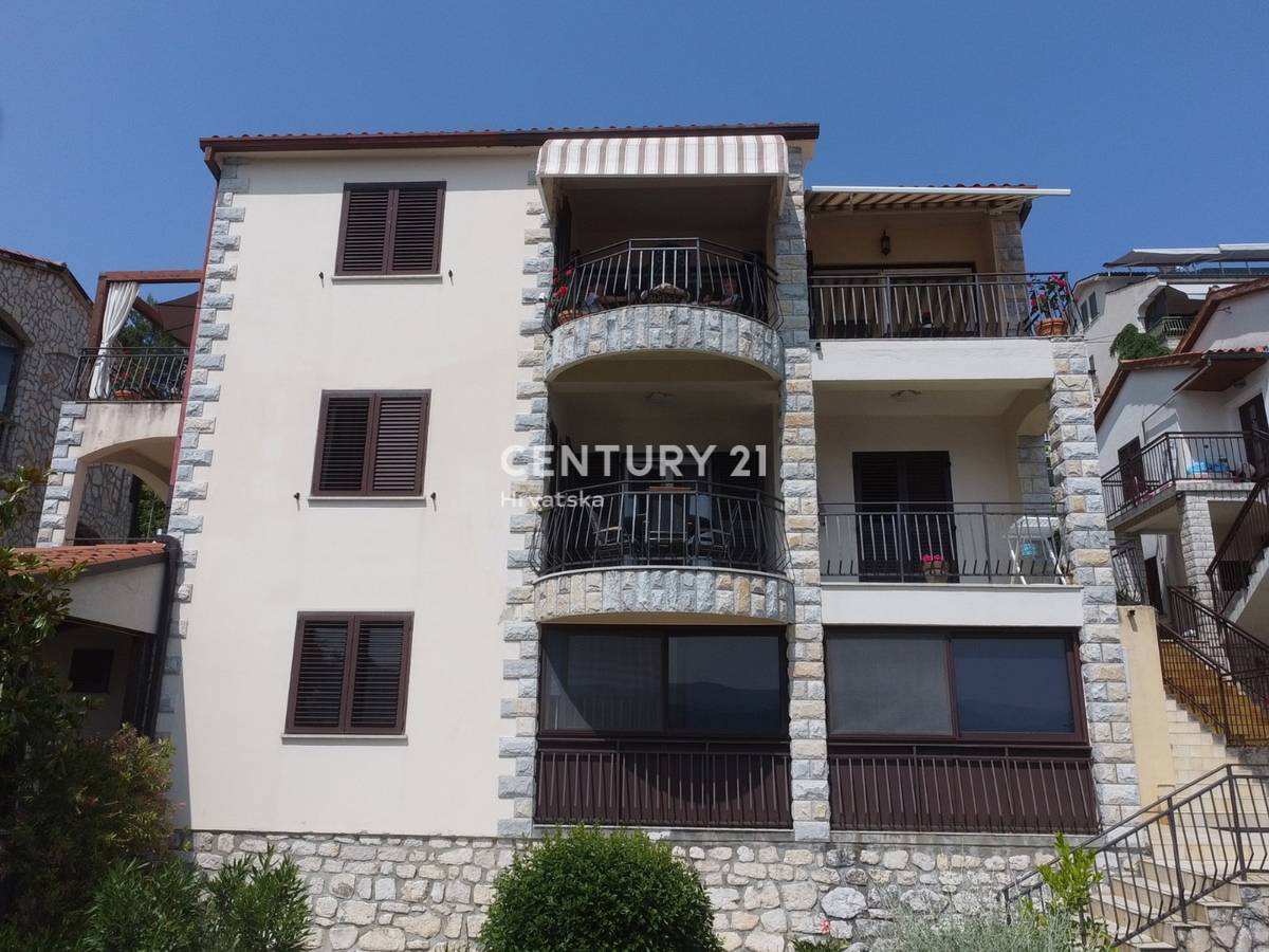 LABIN, RABAC, HIŠA S 4 STANOVANJI, ODPRT POGLED NA MORJE IN STARI GRAD LABIN