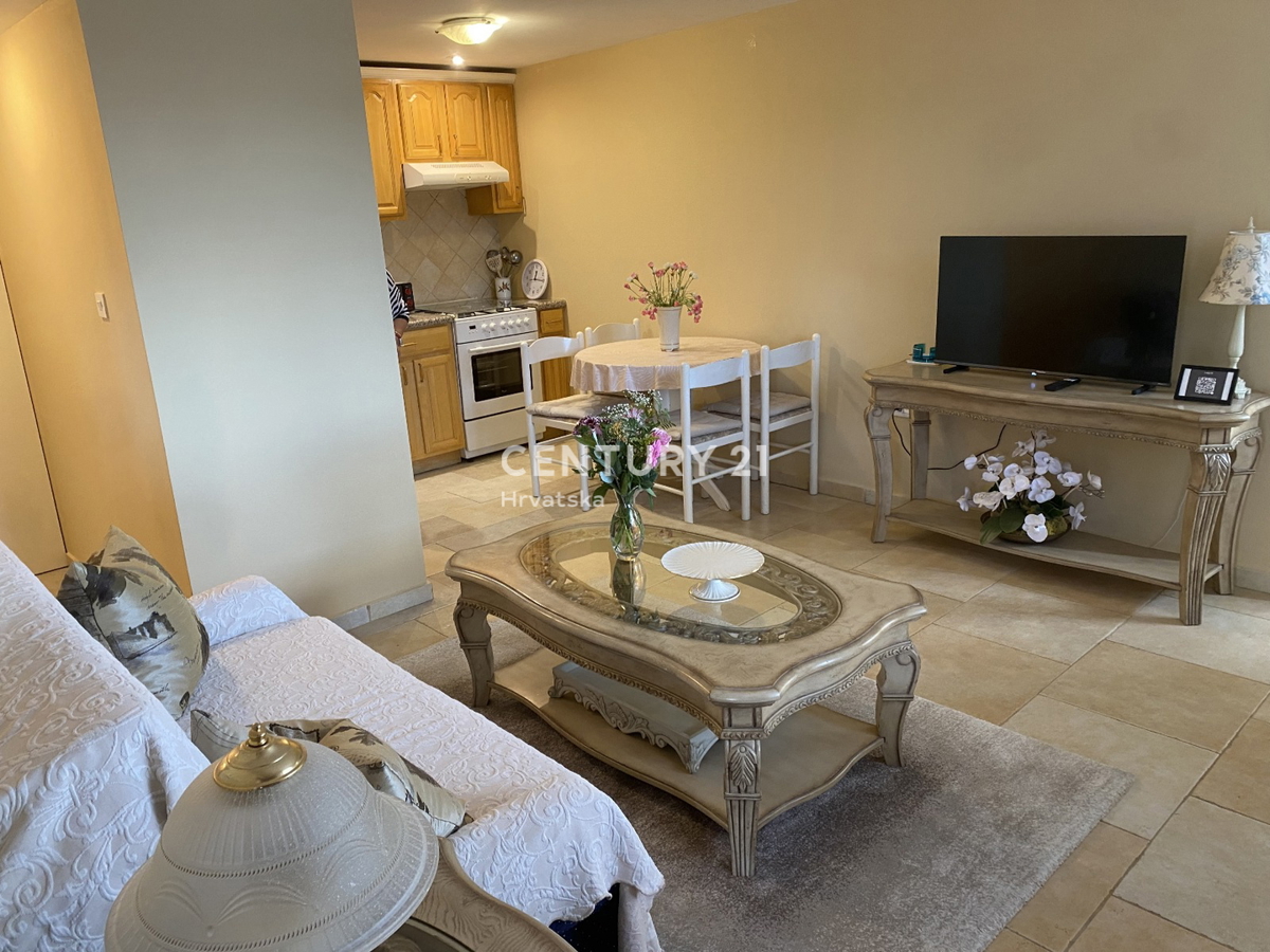 LABIN, RABAC, HIŠA S 4 STANOVANJI, ODPRT POGLED NA MORJE IN STARI GRAD LABIN