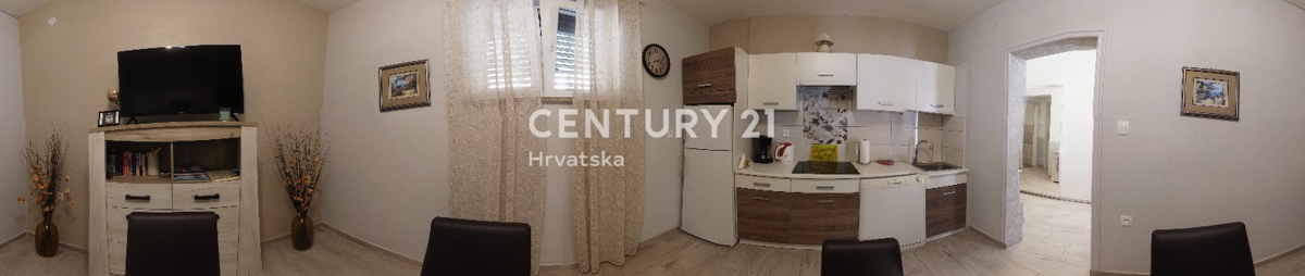 LABIN, RABAC, HIŠA S 4 STANOVANJI, ODPRT POGLED NA MORJE IN STARI GRAD LABIN