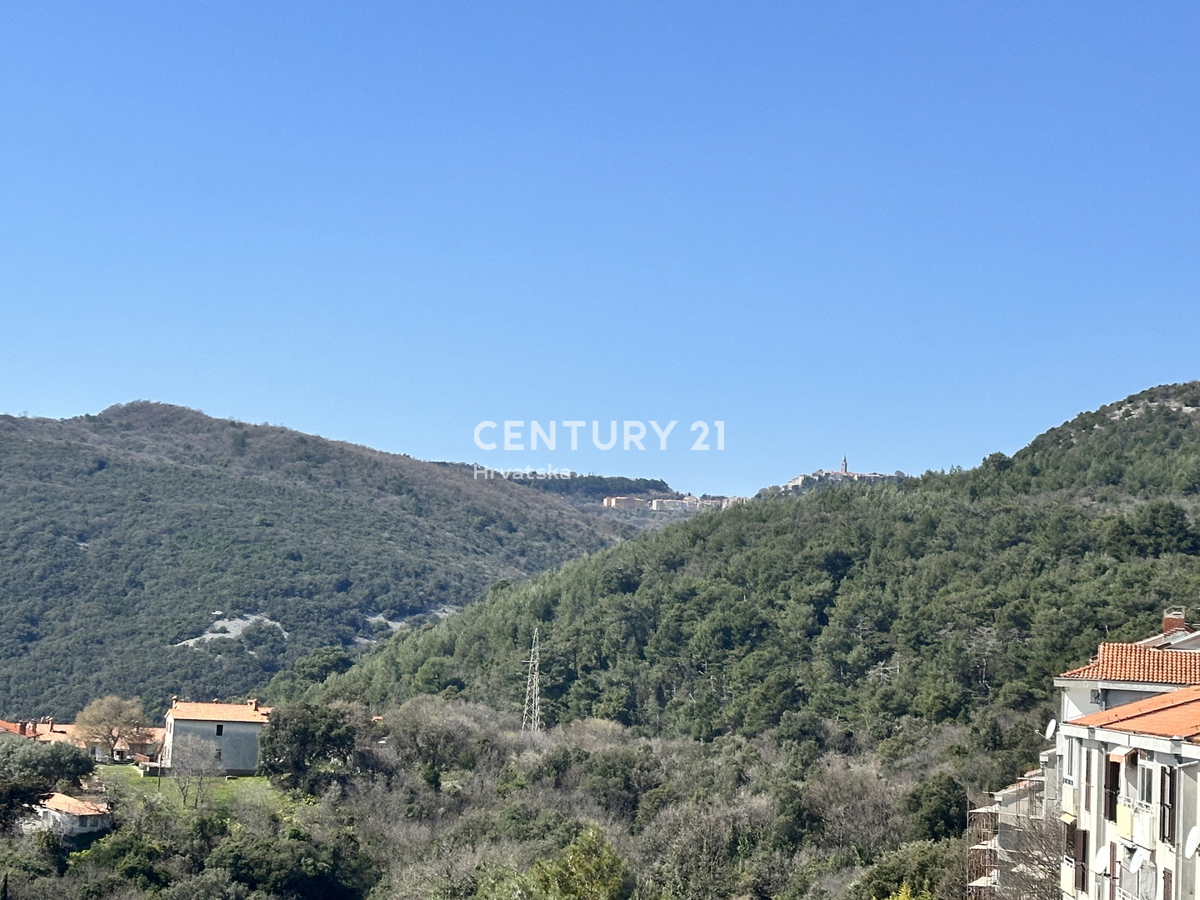 LABIN, RABAC, HIŠA S 4 STANOVANJI, ODPRT POGLED NA MORJE IN STARI GRAD LABIN