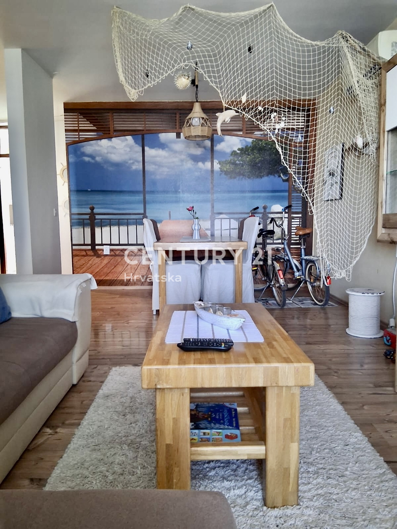 POREČ, ČERVAR PORAT, DVOSOBNO STANOVANJE PRVI VRSTNI RED DO MORJA