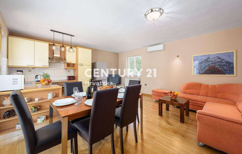 LABIN, PIĆAN, DVE HIŠI S BAZENOM IN POMOŽNIM OBJEKTOM