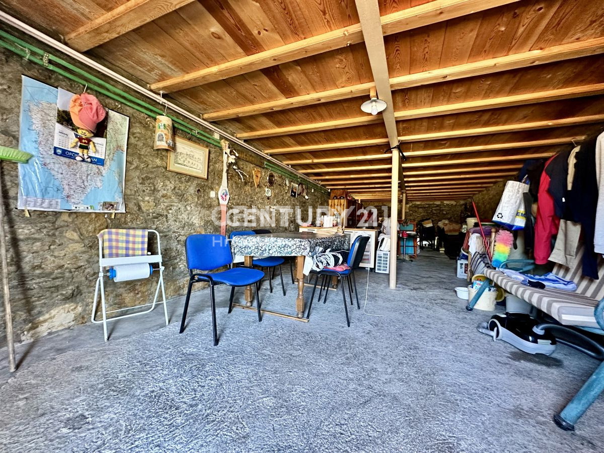 LABIN, PIĆAN, DVE HIŠI S BAZENOM IN POMOŽNIM OBJEKTOM