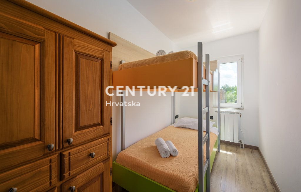 LABIN, PIĆAN, DVE HIŠI S BAZENOM IN POMOŽNIM OBJEKTOM