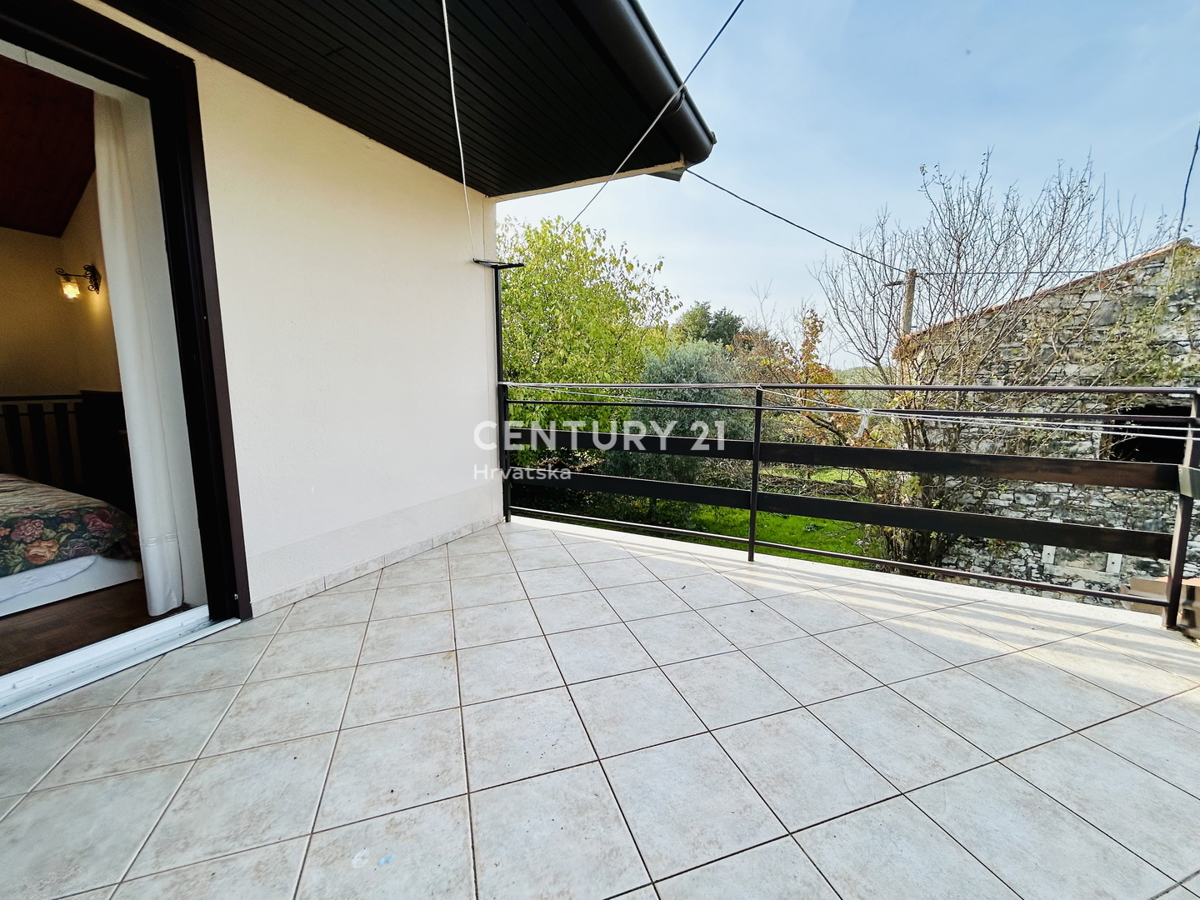 UMAG, OKOLICA, DVOJNA HIŠA SAMO 2 KM OD MORJA