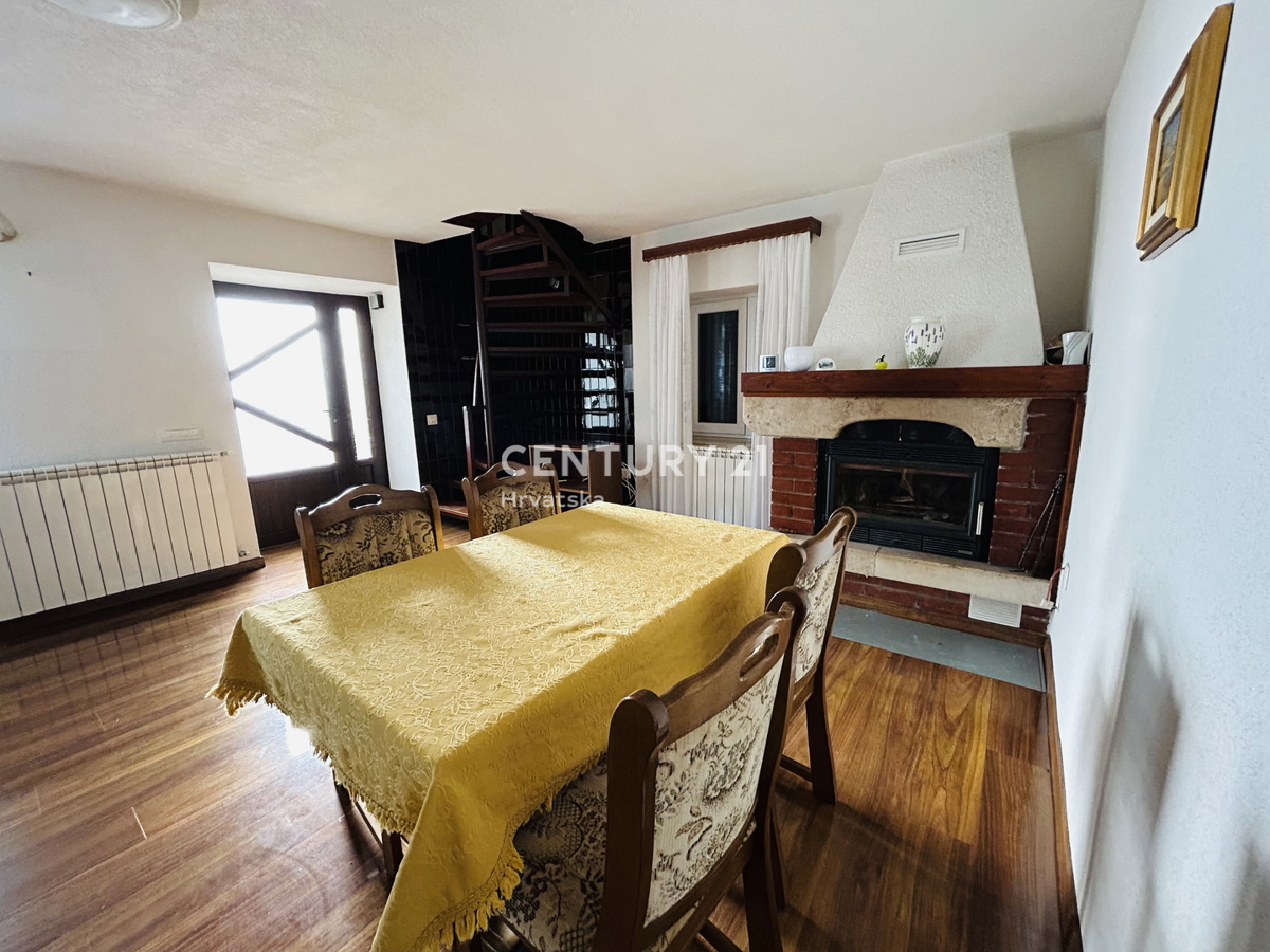 UMAG, OKOLICA, DVOJNA HIŠA SAMO 2 KM OD MORJA