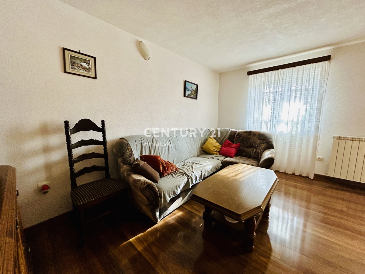 UMAG, OKOLICA, DVOJNA HIŠA SAMO 2 KM OD MORJA