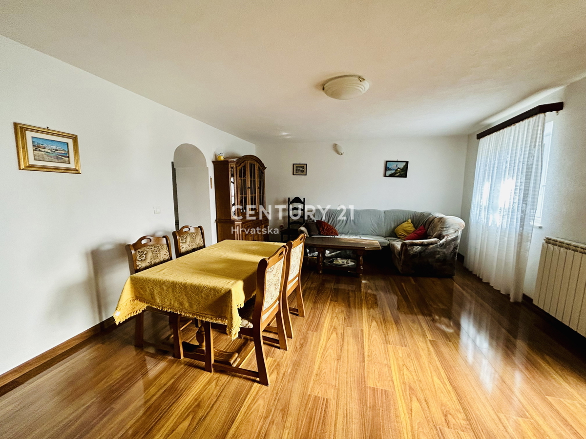 UMAG, OKOLICA, DVOJNA HIŠA SAMO 2 KM OD MORJA