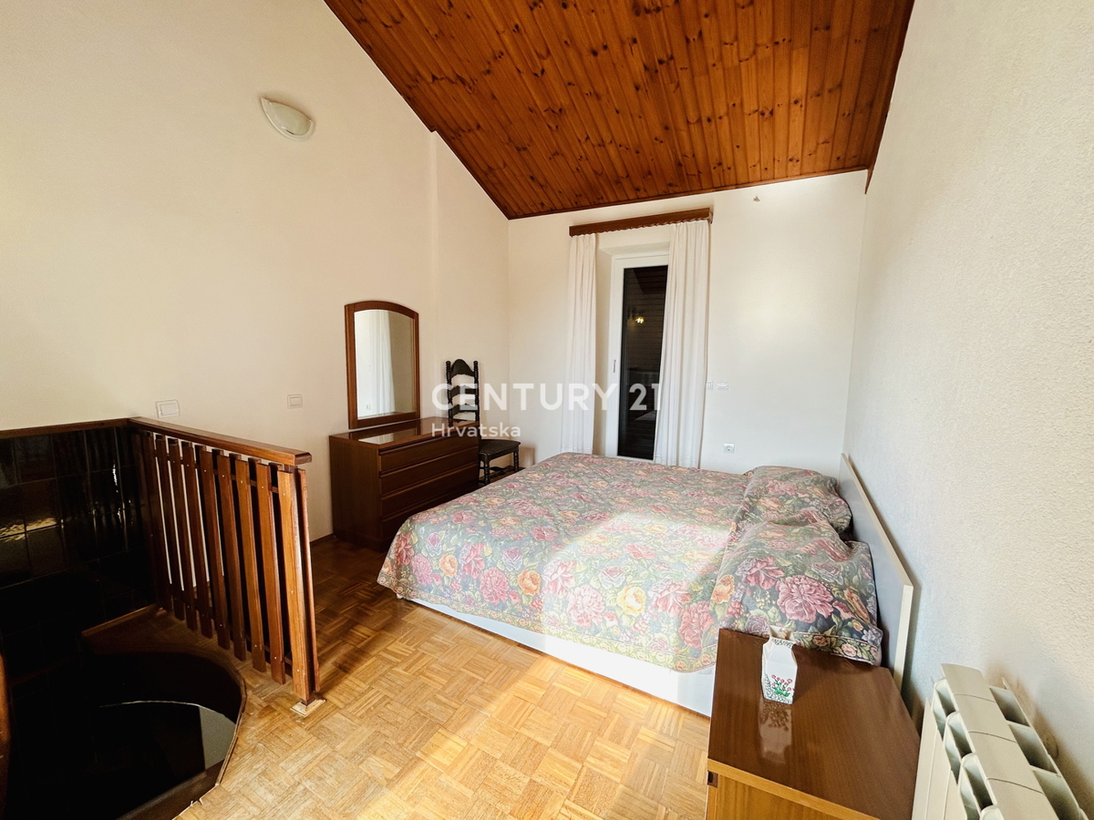 UMAG, OKOLICA, DVOJNA HIŠA SAMO 2 KM OD MORJA