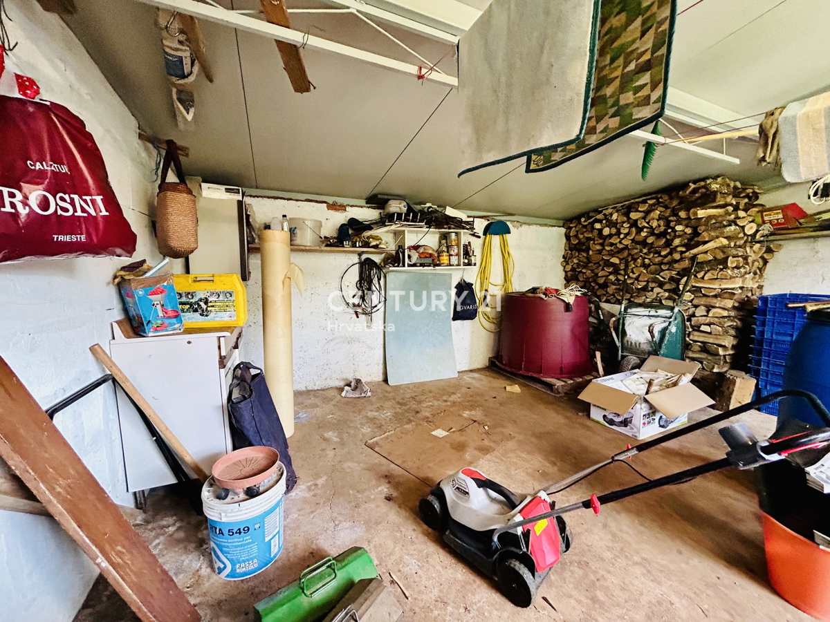 UMAG, OKOLICA, DVOJNA HIŠA SAMO 2 KM OD MORJA