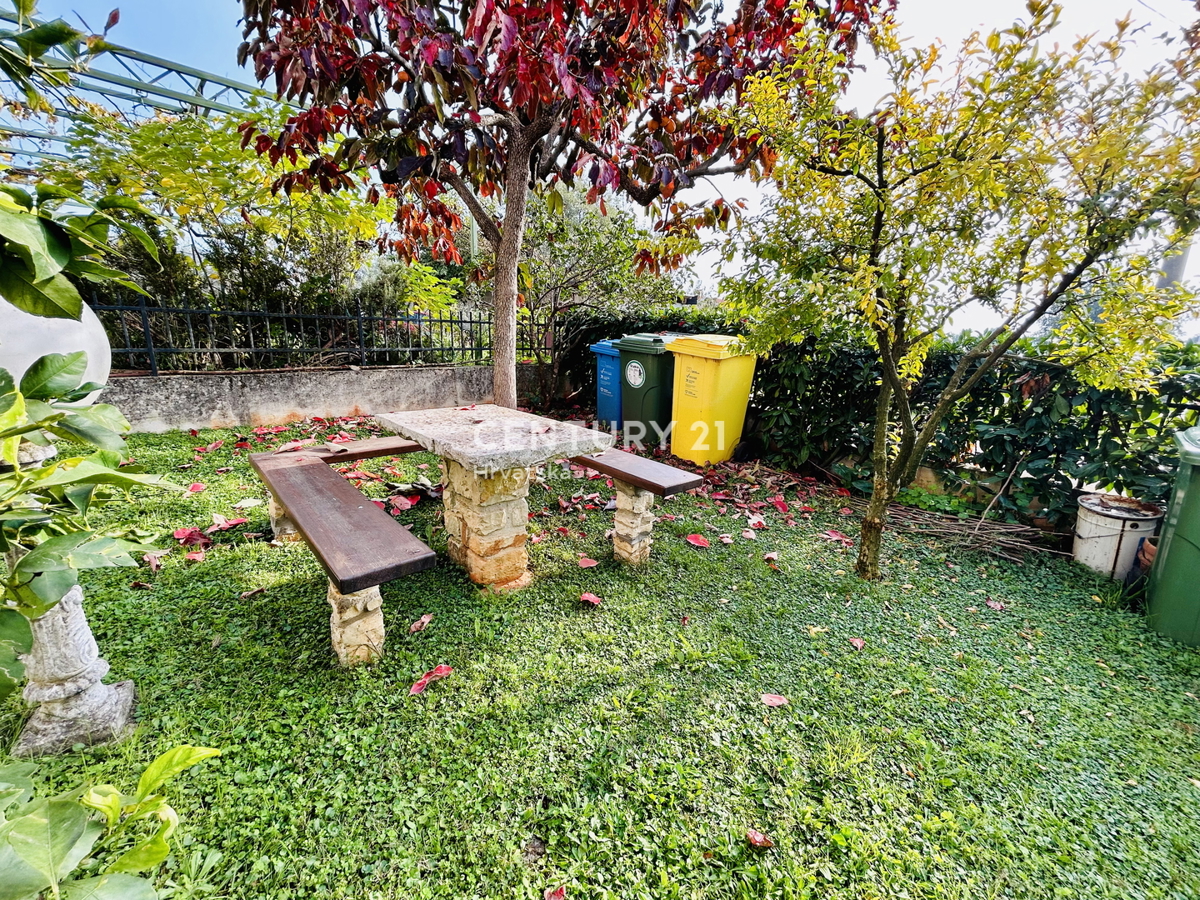 UMAG, OKOLICA, DVOJNA HIŠA SAMO 2 KM OD MORJA