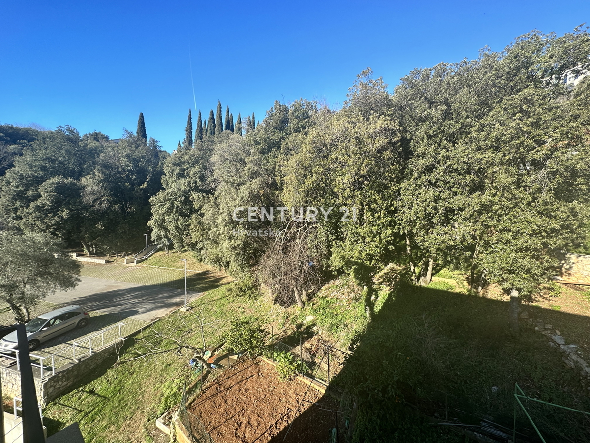 LABIN, RABAC, STANOVANJE Z ODPRTIM POGLEDOM NA MORJE, 200 M OD MORA