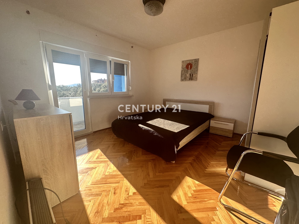 LABIN, RABAC, STANOVANJE Z ODPRTIM POGLEDOM NA MORJE, 200 M OD MORA